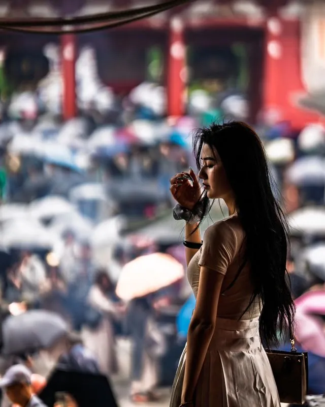 senso-ji temple is a tourism hotspot known for its picturesque backdrops that seamlessly lend themselves to your photos, donning a traditional kimono 