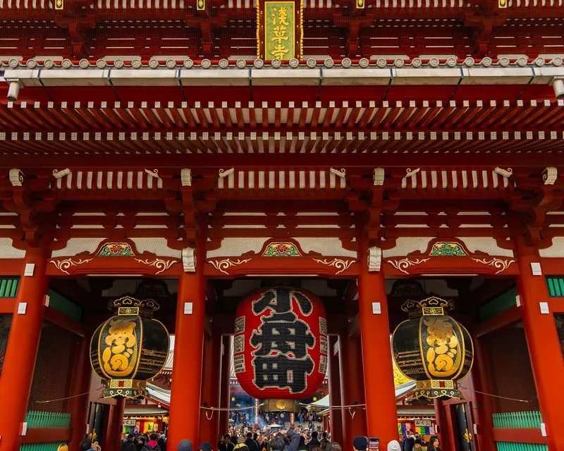 the thunder gate&;s giant lantern hangs over everyone walking underneath