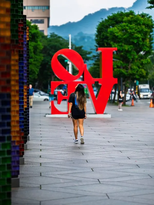 there must be an amazing sight to see if love is not center focus